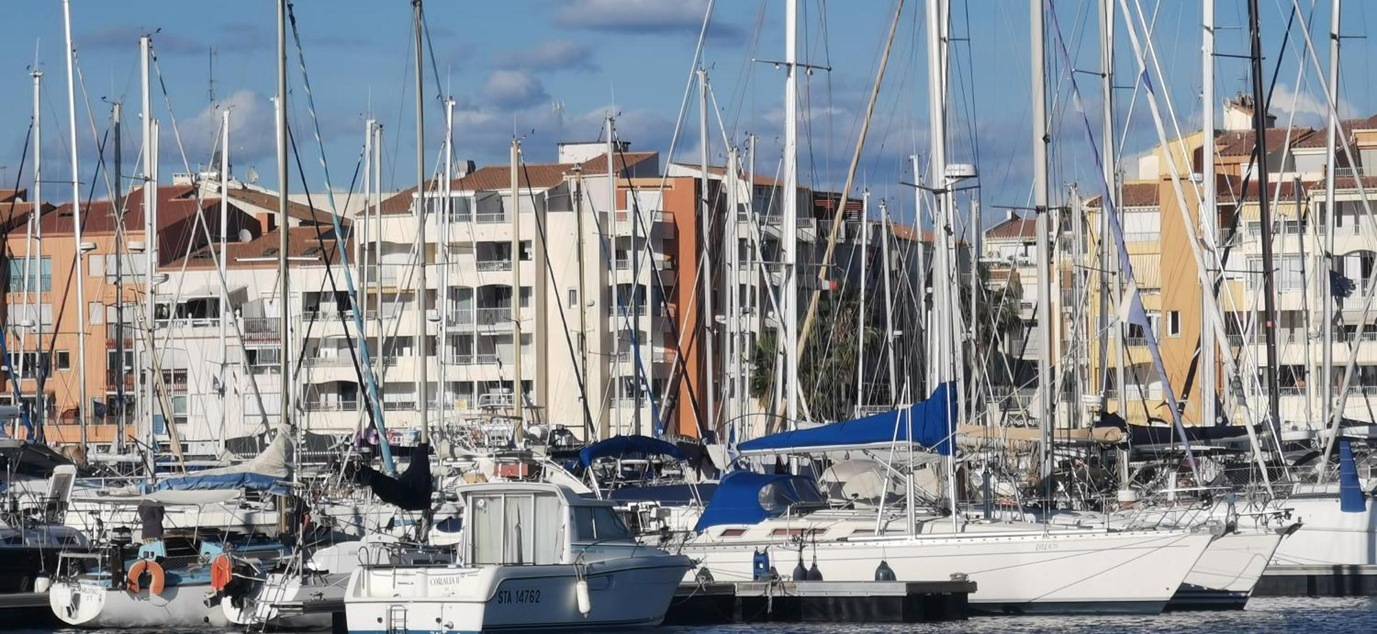 Le Port Dauphin : Vue Bateaux; Piscine; Cap D'agde * Agde