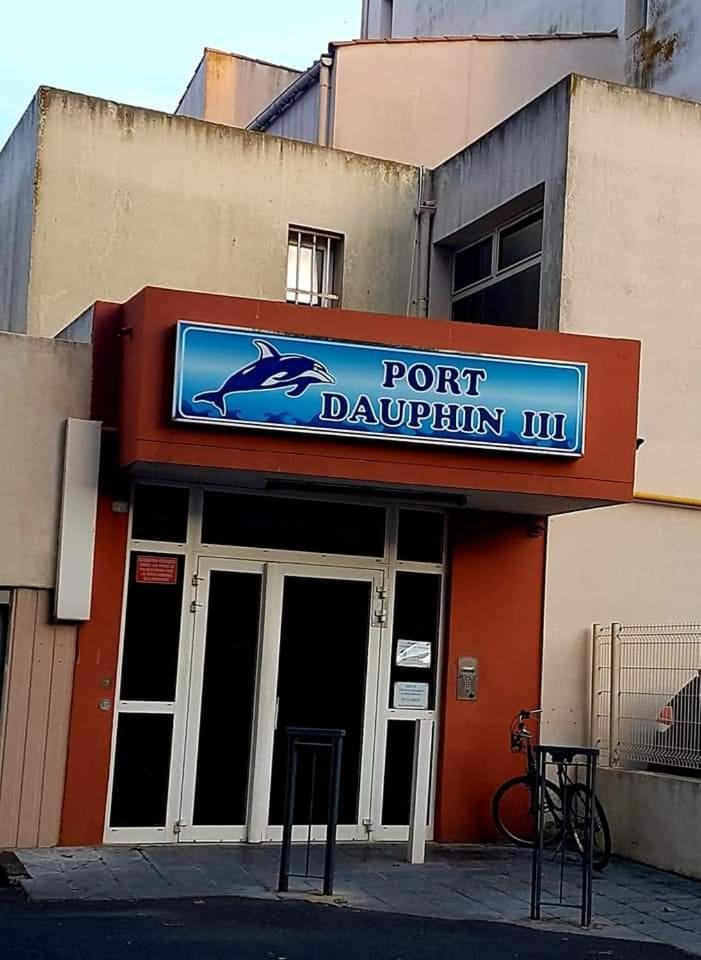 Le Port Dauphin : Vue Bateaux; Piscine; Cap D'agde *
