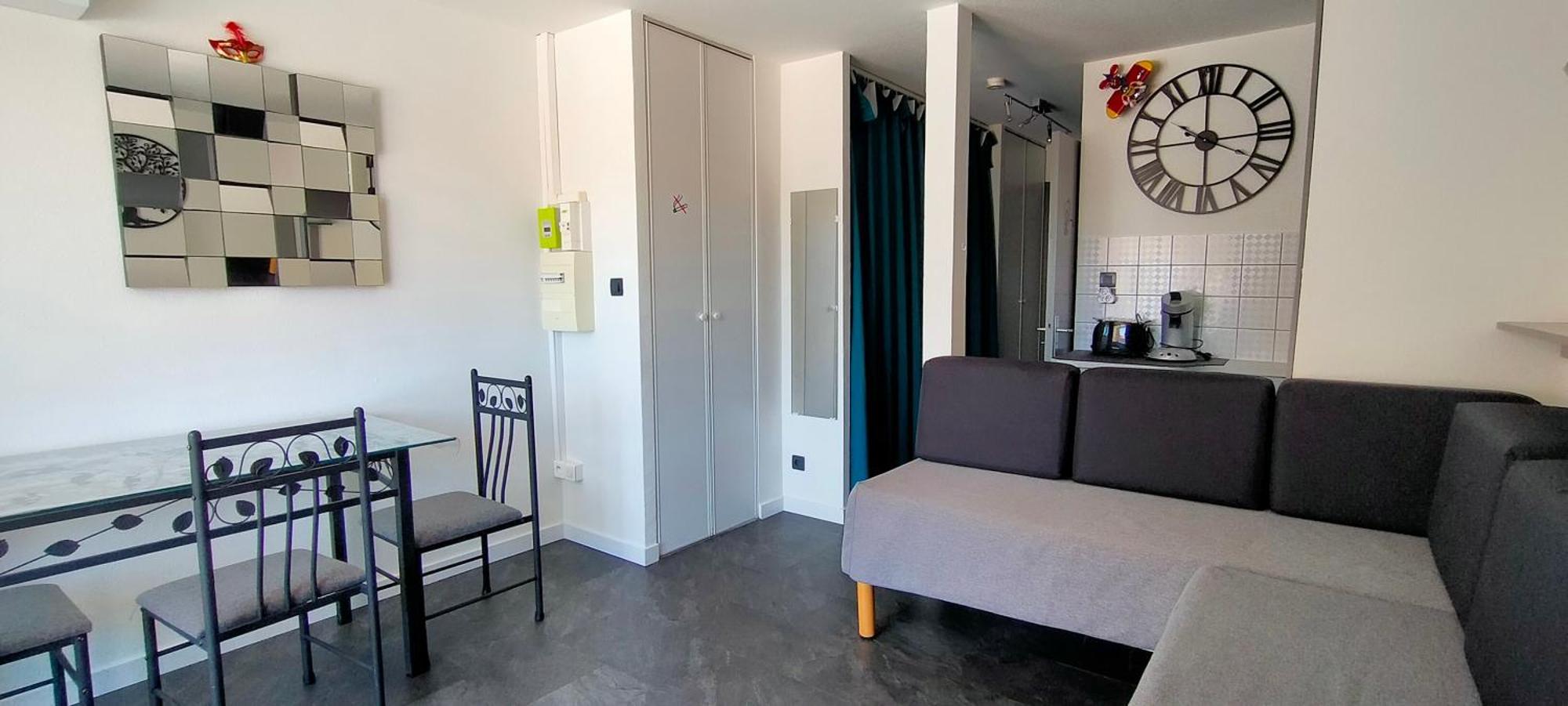 Le Port Dauphin : Vue Bateaux; Piscine; Cap D'agde Appartement Agde