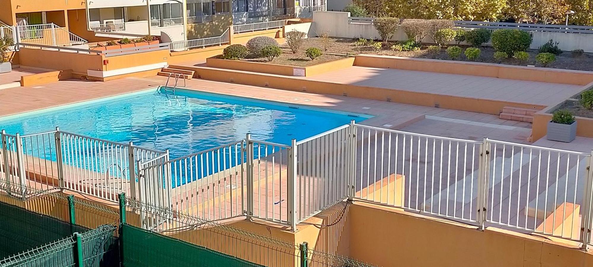 Le Port Dauphin : Vue Bateaux; Piscine; Cap D'agde Appartement Agde